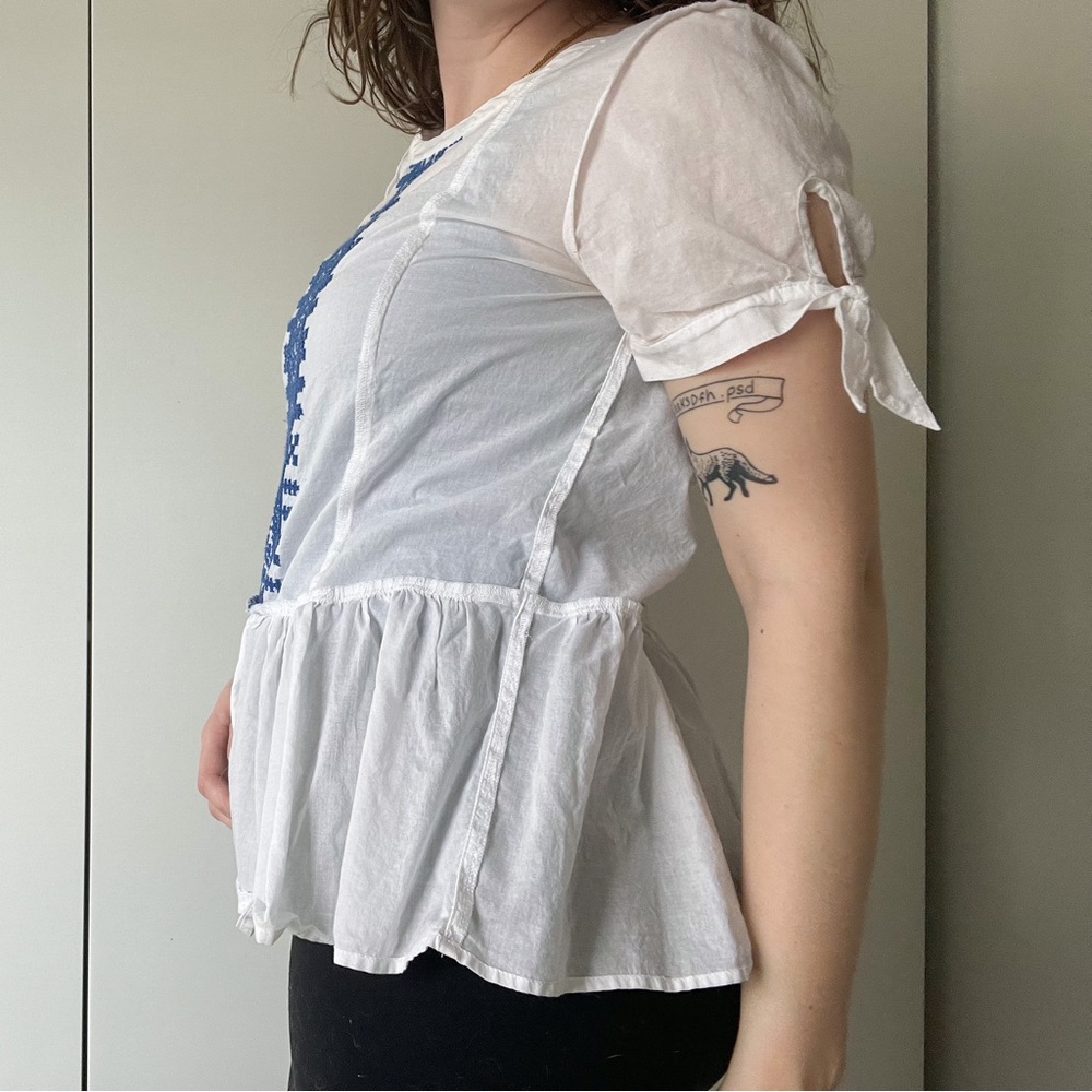 J.crew white blouse blue embroidery | size 2